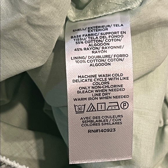 NWT LOFT light green eyelet embroidery skirt with a scalloped hem size small - Picture 9 of 10